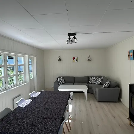 Ferrytale, Cozy, Spacious House On Senja Gryllefjord
