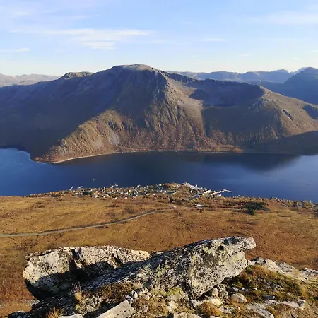 Ferrytale, Cozy, Spacious House On Senja Feriehus *