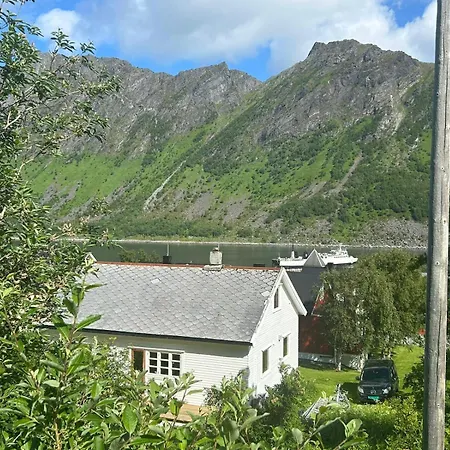 Hébergement de vacances Ferrytale, Cozy, Spacious House On Senja Gryllefjord